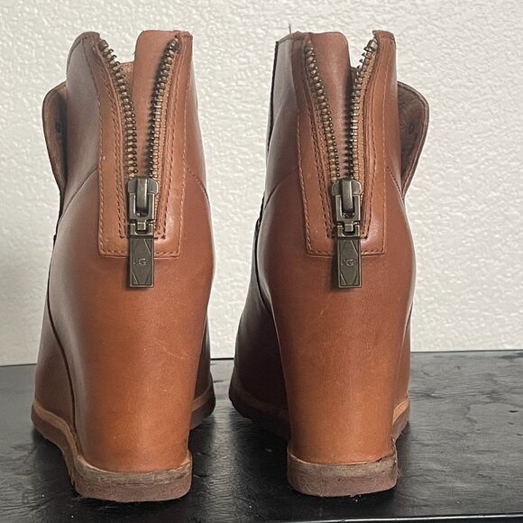 UGG - Women's Amal - Picture 4 of 7